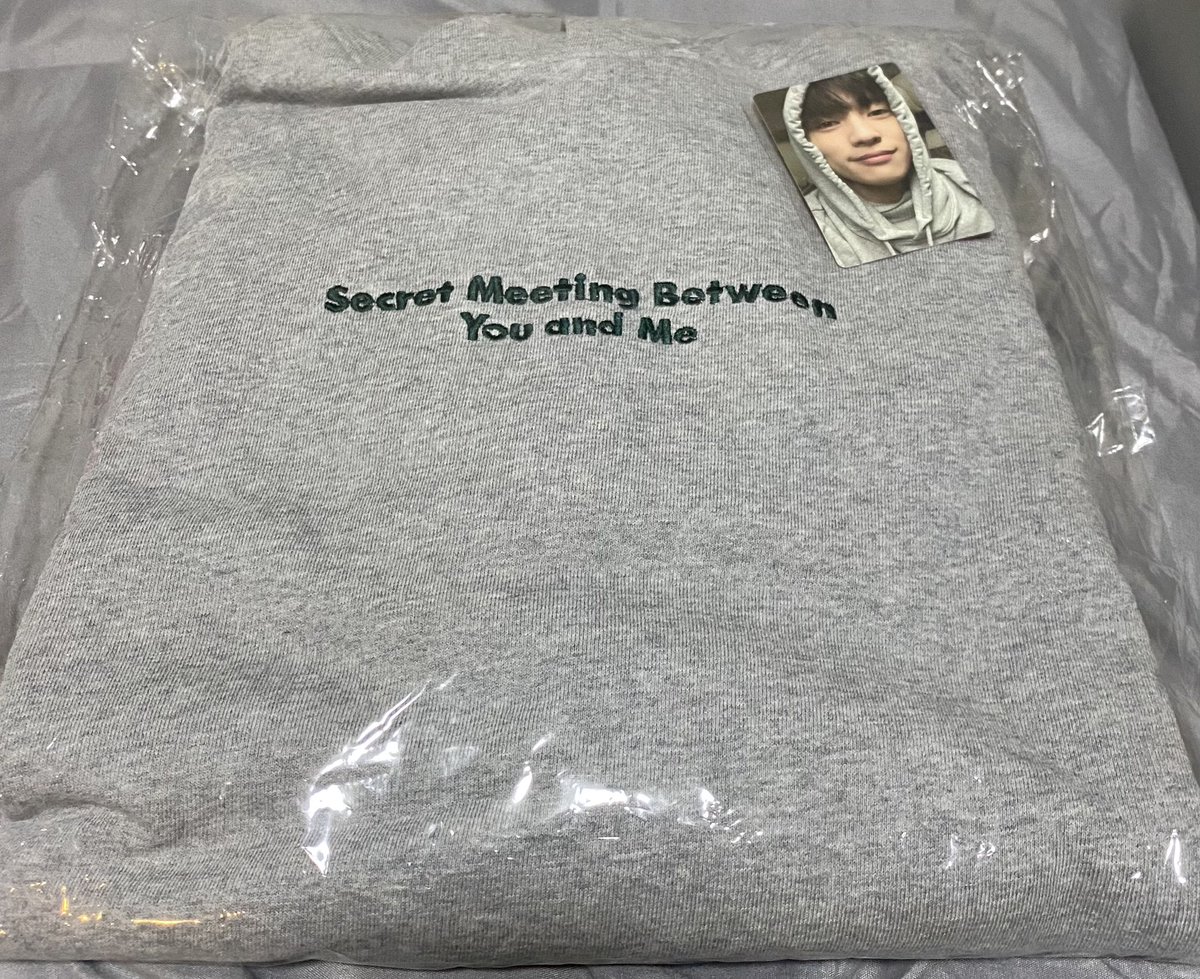 snowflake_jy's tweet photo. Jinyoung MD Rendezvous

พร้อมส่ง 🔥 ส่งฟรี 🤍

Special Photo > 660
Grey Hoodie > 2440

#ตลาดกัซ #ตลาดนัดกัซ #ตลาดนัดอากาเซ #ตลาดนัดอากาเซ่ #ขายของสะสมgot7 #ขายของสะสมกัซ #ของสะสมgot7 #บั้มgot7​ #การ์ดgot7 #ขายการ์ดgot7 #GOT7 #Jinyoung #จินยอง #Jinyoung_Rendezvous https://t.co/AAIChXBr2K