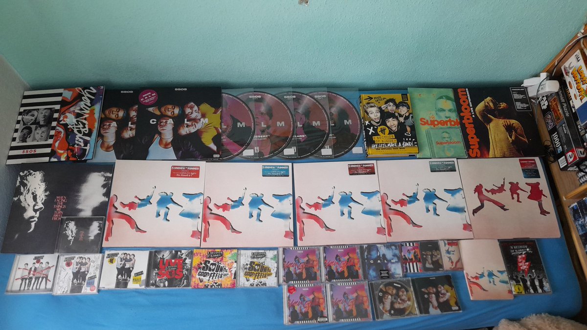 Micky7412's tweet image. My 5sos collection is not finally finished, but now I still in Love with all this stuff wow  @5sos ❤️🥰🥰🥰🥰 .  #5sos #5sosedit