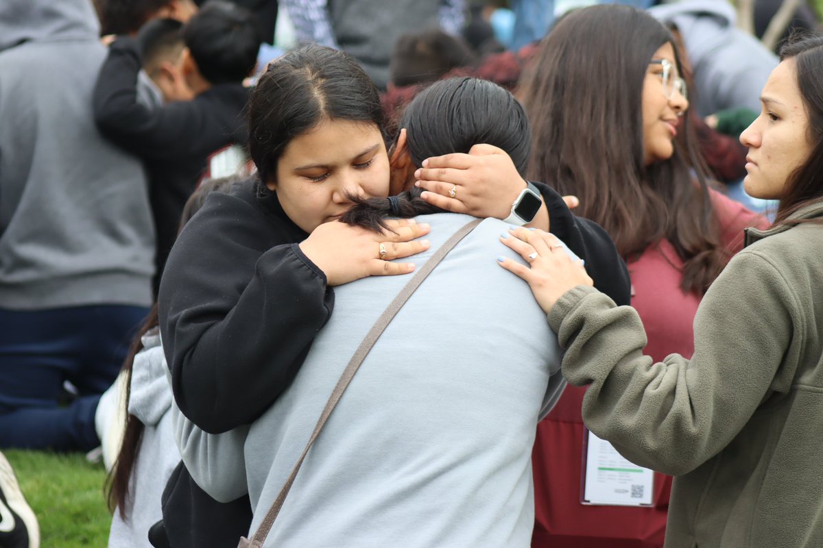 TXCongreso's tweet photo. On this beautiful Good Friday, Congreso Nation united in prayer and worship. God’s presence continues to weigh on our students! 🙏🏽 

#txcongreso #txcongreso23 #illuminate #txbch https://t.co/CoVdfbUzkd