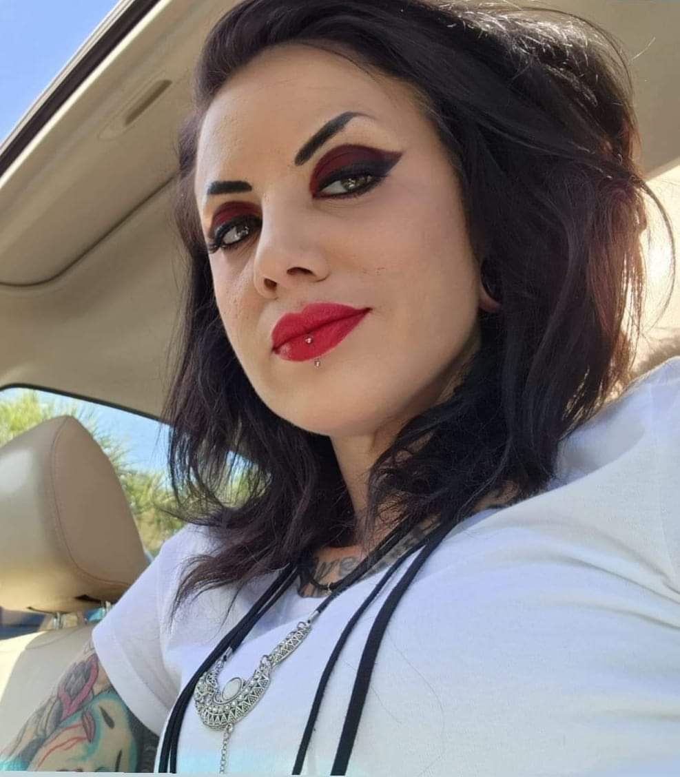 tattoolizz's tweet photo. Really need to post more pictures,  just sayin https://t.co/OAN8zVDcxH