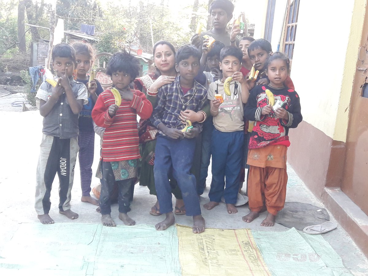 Today in Panchrukhi Himachal Pradesh, migrant children of Star branch on world health day 2023. Children were made aware of cleanliness and health and soap and banana were distributed to them.
Thank you 
@Ilightcomms 
#aware #health #cleanliness #migrantchildren #himachalpradesh