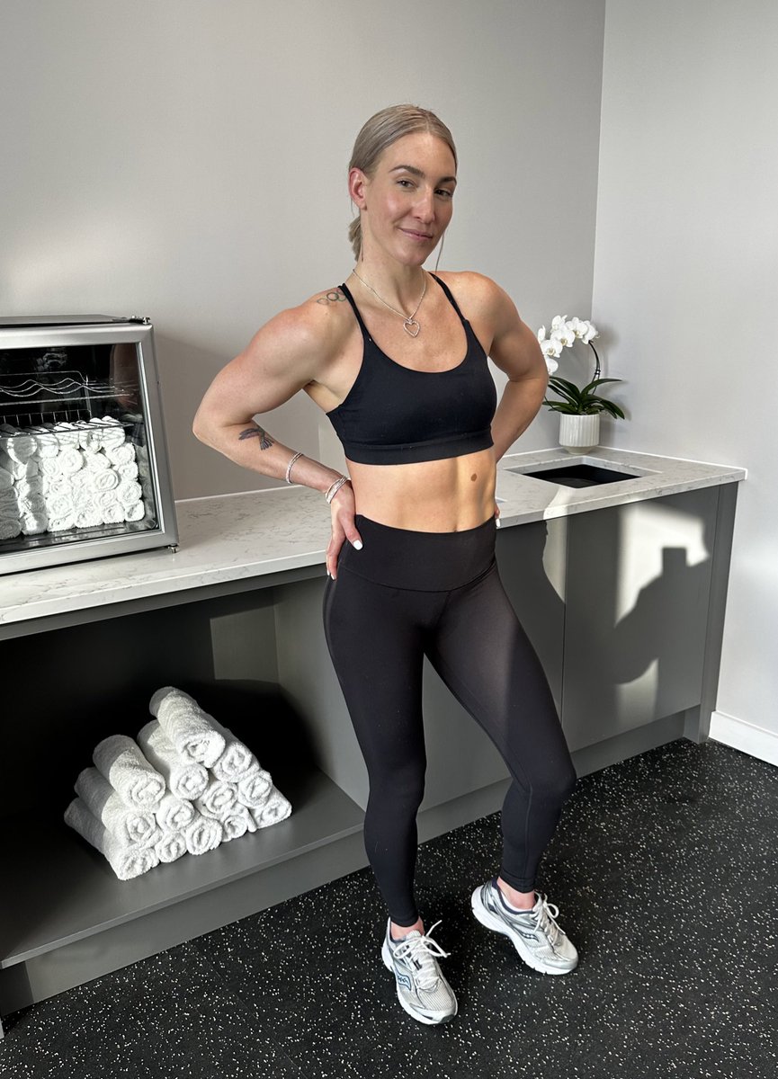 MikaelaMayer1's tweet image. Shook off the 9 hour flight with some intervals on the treadmill and lots of stretches. Ready for sparring tomorrow🥊 #london #mayerlinardatou