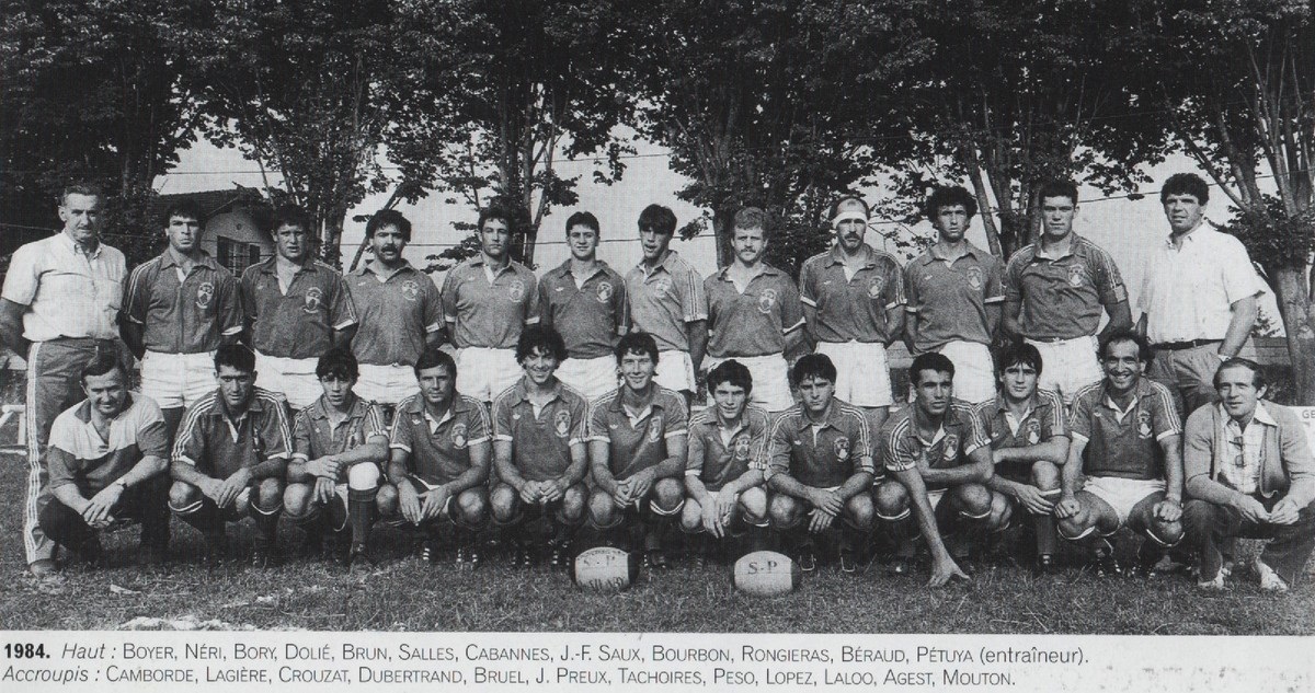 Vert_Galant_64's tweet photo. Rugby d'antan (40) « L'histoire a peut être une fin. Notre tâche pourtant n'est pas de la terminer, mais de la créer … » (A.Camus)

Avant de partir vers le Sud-Est la semaine prochaine et après la SP des années 90 …

Voici la Section Paloise des années 80 ... ⤵️ https://t.co/bw0xk3IiRx