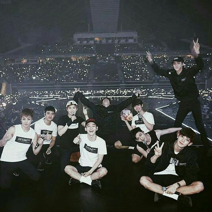 baekyoss_'s tweet photo. Gracias a EXO y a cada uno de los miembros, sé que el mundo tiene música y personas buenas que están ahí para darnos felicidad y hacer nuestra vida más de colores.🌈

#엑소 #EXO #weareoneEXO
#EXO11thAnniversary #11YearsWithEXO https://t.co/pPLpGNNdzh