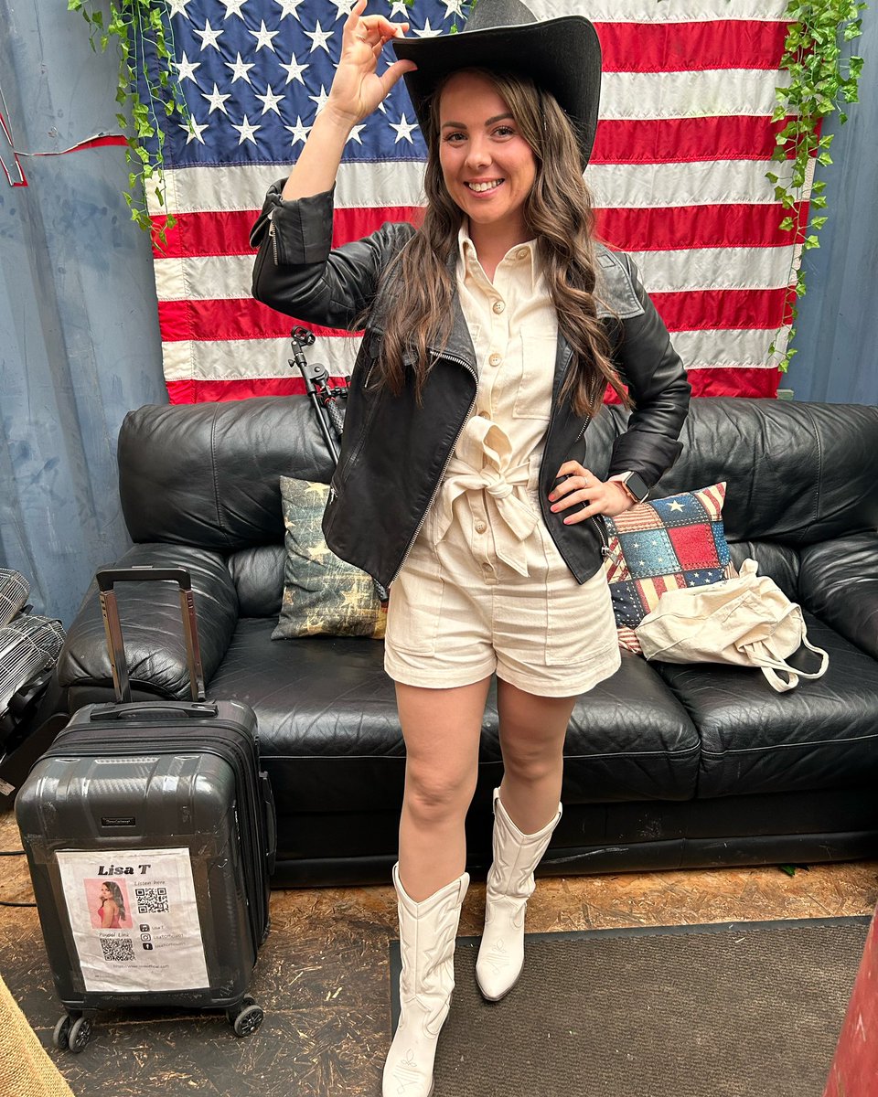 LisaTOfficial01's tweet photo. Looking forward to playing some tunes at @yellowbusbbq with @LukeMSlater π€πΈπ #countrymusic #ukcountrymusic #britishcountrymusic #bbqbus #oldschoolbbqbus #livemusicmanchester https://t.co/acDJg2CCpw