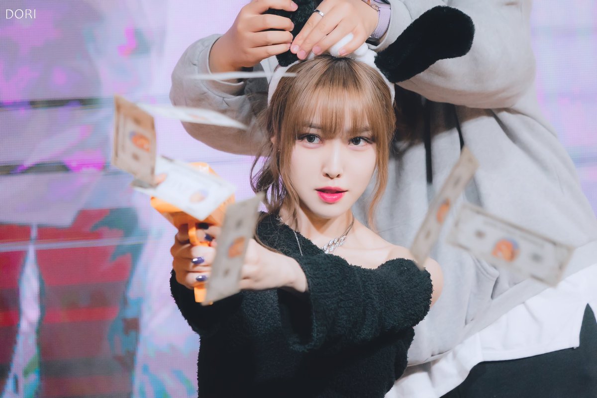 yuju pics tweet media