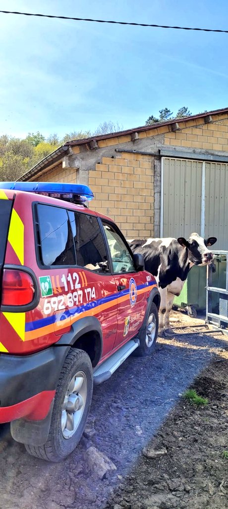 KarrantzaSOS's tweet photo. 🔥 ACTUALIZACIÓN 🔥
#VoluntariadoSOSKarrantza En zona corroboran que se trata de varias quemas descontroladas que simplemente necesitan refresco.
Desplazamos la C-61 🚒 al QTH con 8 voluntarios.
#Basalan y #SOSKarrantza se encargan de las tareas
#SeguimosTrabajando 
#SOSKarrantza https://t.co/BZtV5g2h4K