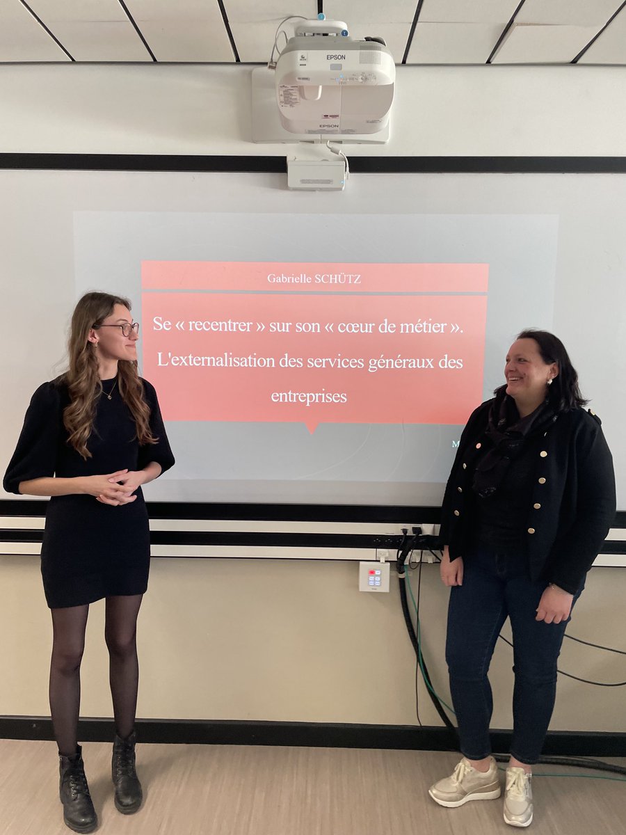 c2esps's tweet photo. On me glisse à l’oreillette que les photos des derniers exposés n’ont pas étés postées ; rattrapage d’urgence pour les pres de new public management sur les rémunérations incitatives et l’externalisation qui ont donné lieu à bcp d’échanges https://t.co/a5hqhvbJUM
