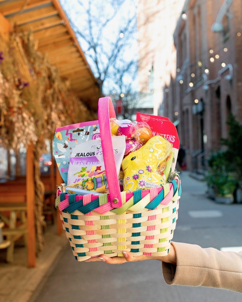 Stock up on holiday sweets, and grab a cheerful Easter Basket to celebrate the festivities!🐣 @CMBstore #ChelseaMarketNY #HappyEaster