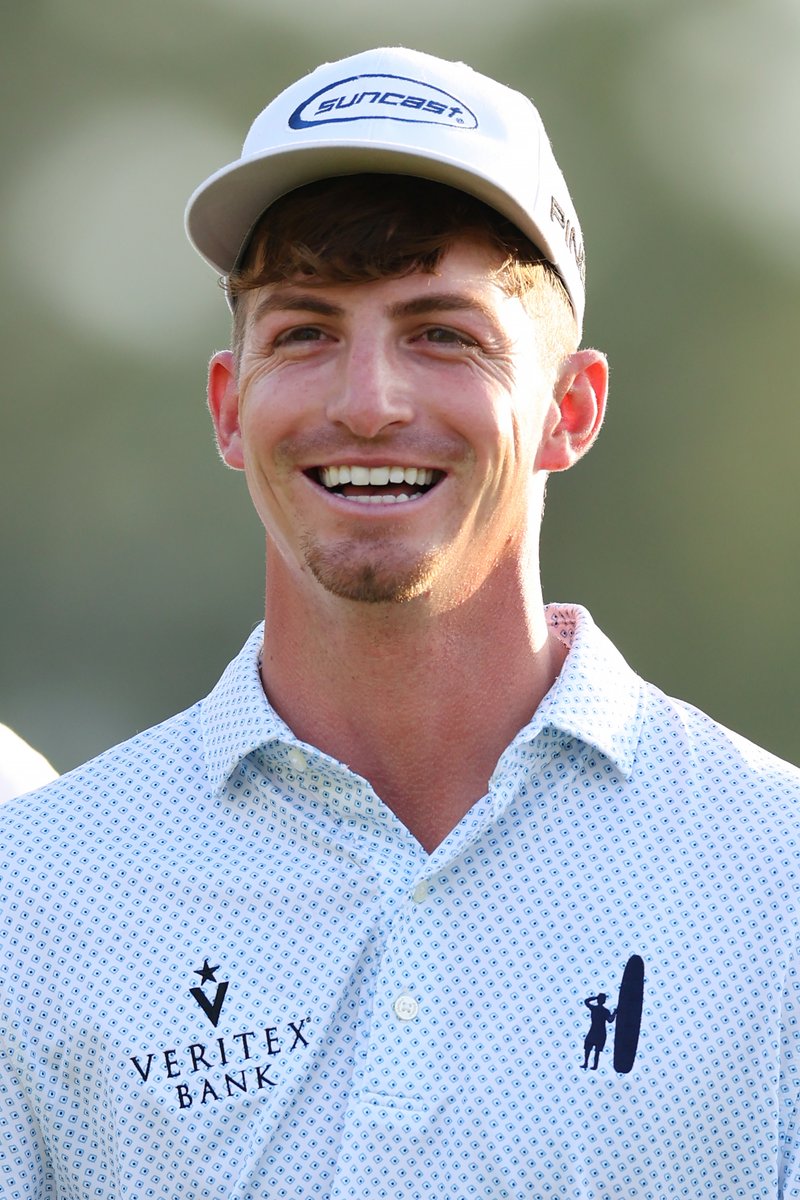 CBSSports's tweet photo. Last week, Sam Bennett competed for Texas A&amp;M in the Valspar Collegiate Invitational. 

He’s set to return to the Aggies to finish off the season later this month. 

And right now, he’s in solo second at #themasters. What a story. https://t.co/f8r2wIbdRy