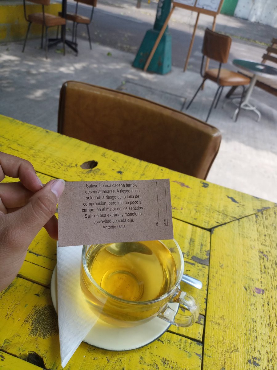 zzendon's tweet image. Monótona exclavitud ...