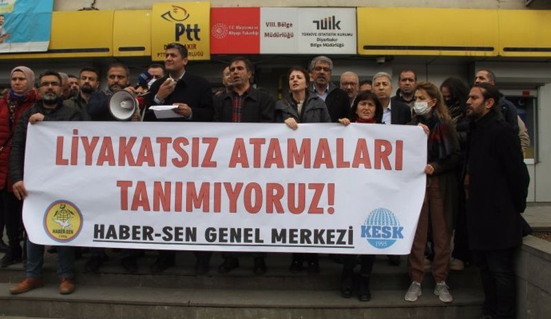 İHS yönetmeliğinin kalkmamasını isteyen sendikalar var. Biz bunlara işbirlikçi yandaş sendika diyoruz. Bu çalışma şekli ve düzen işlerine geliyor.

✓Bu yönetmeliğin boşluğunu kullanarak üye yapıyorlar.

✓Yandaşları idareci yapıyorlar.

#pttihslilerekadro