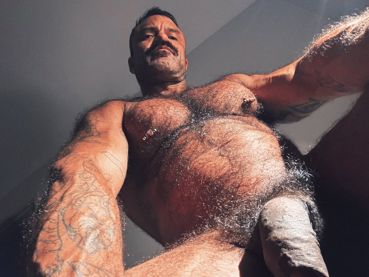 FLEXwebsiteBU's tweet photo. ThisIsRogan: “Know your place!” says MACRO DADDY! #giantattack #giantman #sizefetish #macrophile #fetish #gaymacrophilia #macrophiliagiant #domination #macrophilia #giant #macrophiliafetish #macro #giantessfetish #sizefetish #giantessmovement #giantgrowt�� https://t.co/PPwx55d1Bl