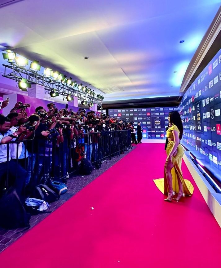 #JanhviKapoor at the red carpet of #PinkvillaStyleIcons2023 🫶