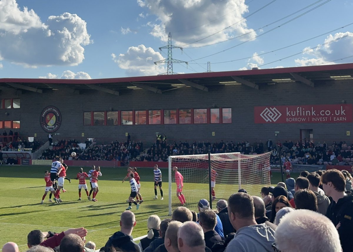 Bumper crowd to see #EUFC confirm #TheVanarama #NationalLeagueSouth title with a 3-0 win vs. #OCFC courtesy of yet more lethal finishing from @MrPoleon 

#UpTheFleet
#footballphotography
#groundhopping 
#iphonephotography 
#shotoniphone