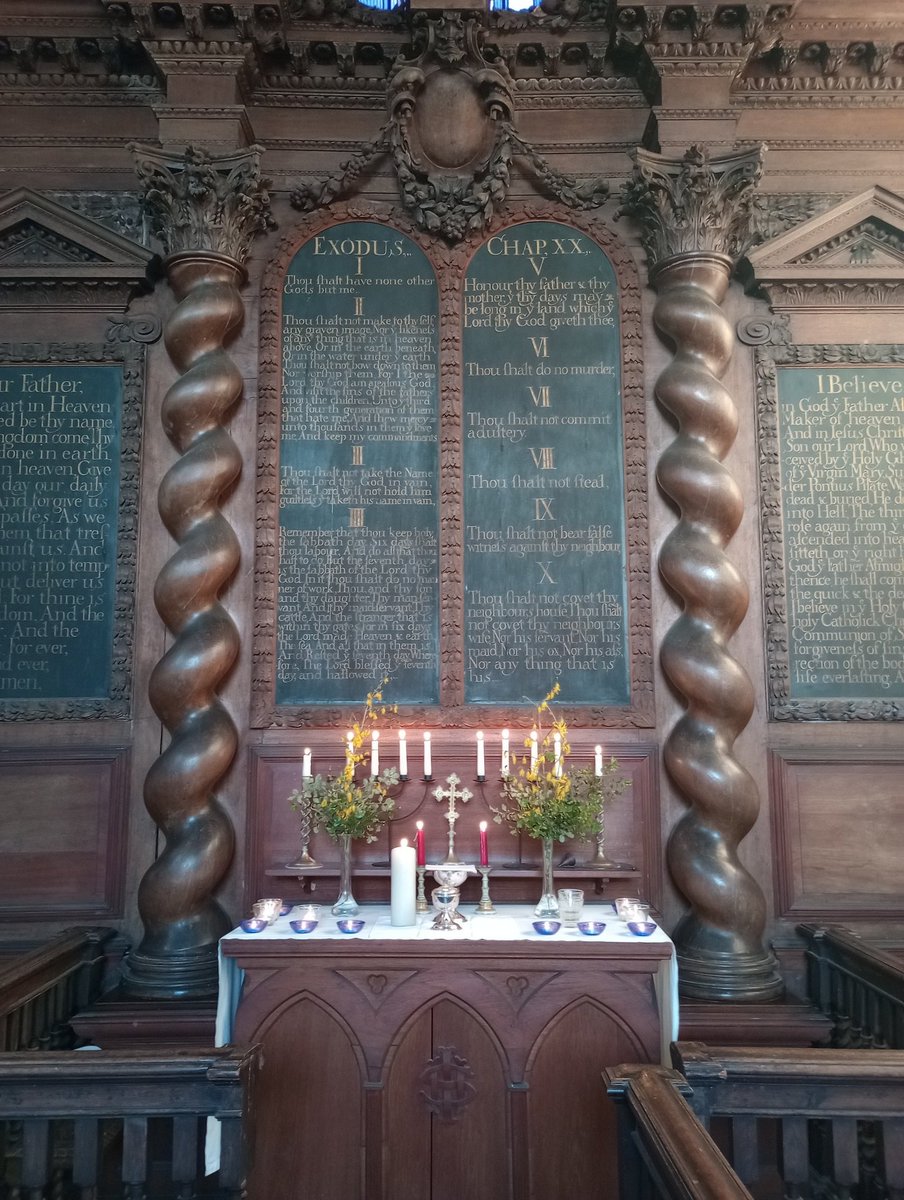 RevDJSnowball's tweet image. Altar of Repose
#GoodFridayAppeal 
#Oxhey Chapel
#SouthOxhey