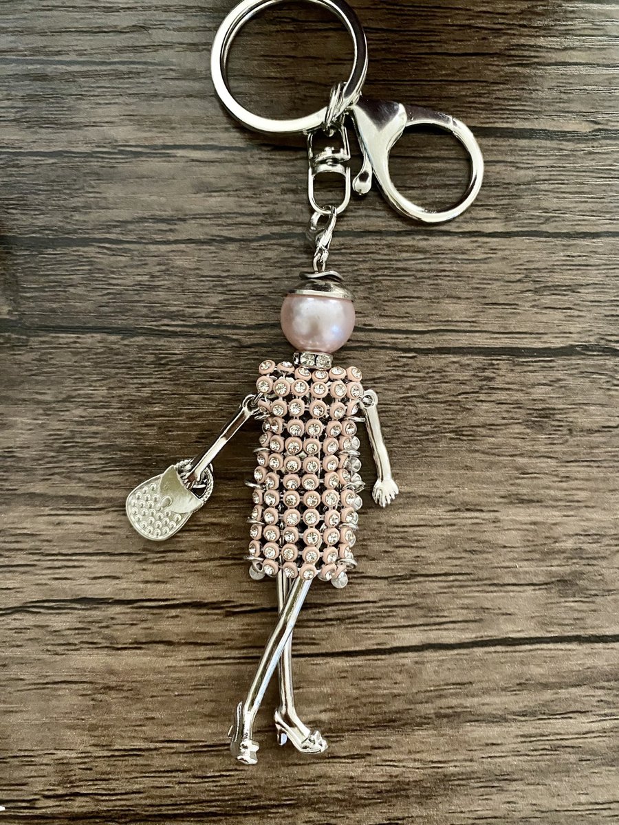 MsJae703's tweet image. Excited to share the latest addition to my #etsy shop: Pink Rhinestones Doll Keyring, Hand Bag, Belt Phone Charm. Gift For her, Birthday, Cute Gift, Fun, Cute. Purse Charm, Jewellery. etsy.me/40P7iKl #phonecharm #belt #doll #pretty #stone #giftforher #gift #key