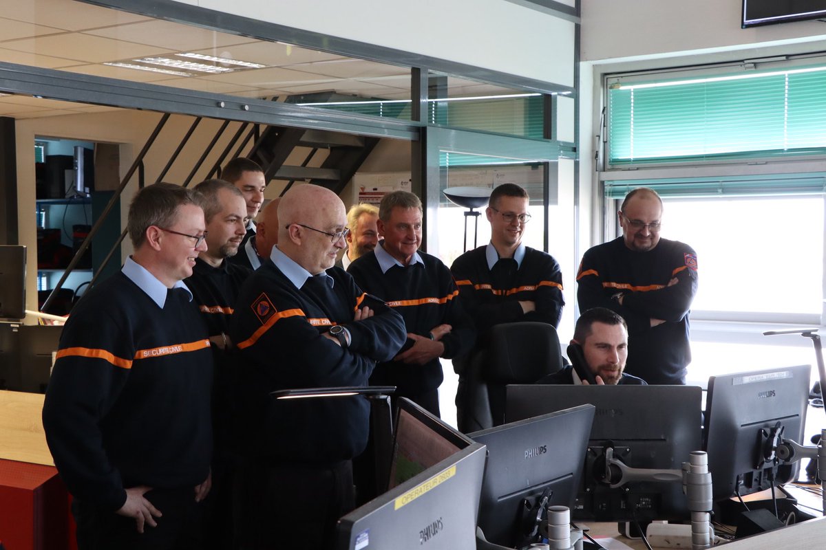 SDIS51's tweet image. #ADRASEC-08 🔊 Cet après-midi, dans le cadre de leur formation continue, les membres de l’ @ADRASEC08 ont visité le centre de traitement de l’alerte (CTA) et le centre opérationnel départemental d’incendie et de secours (CODIS) du SDIS51

ℹ️ adrasec08.fr/qui-sommes-nou…