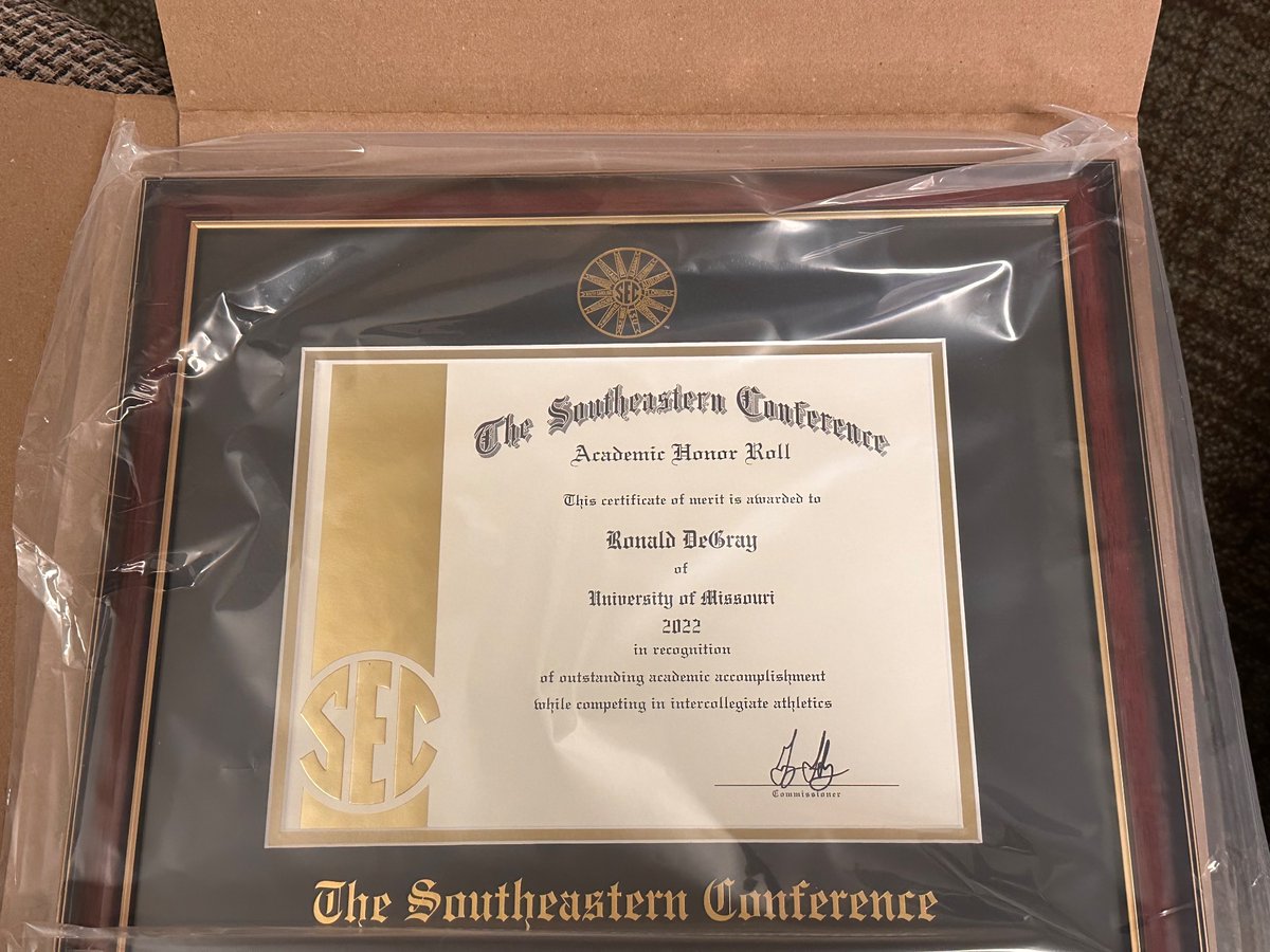 michelle_degray's tweet photo. Very proud of this guy ๐ SEC Academic Honor Roll. Handsome too I might add ๐ #proudparents #academichonors #secconference https://t.co/Ln4fI1is9B
