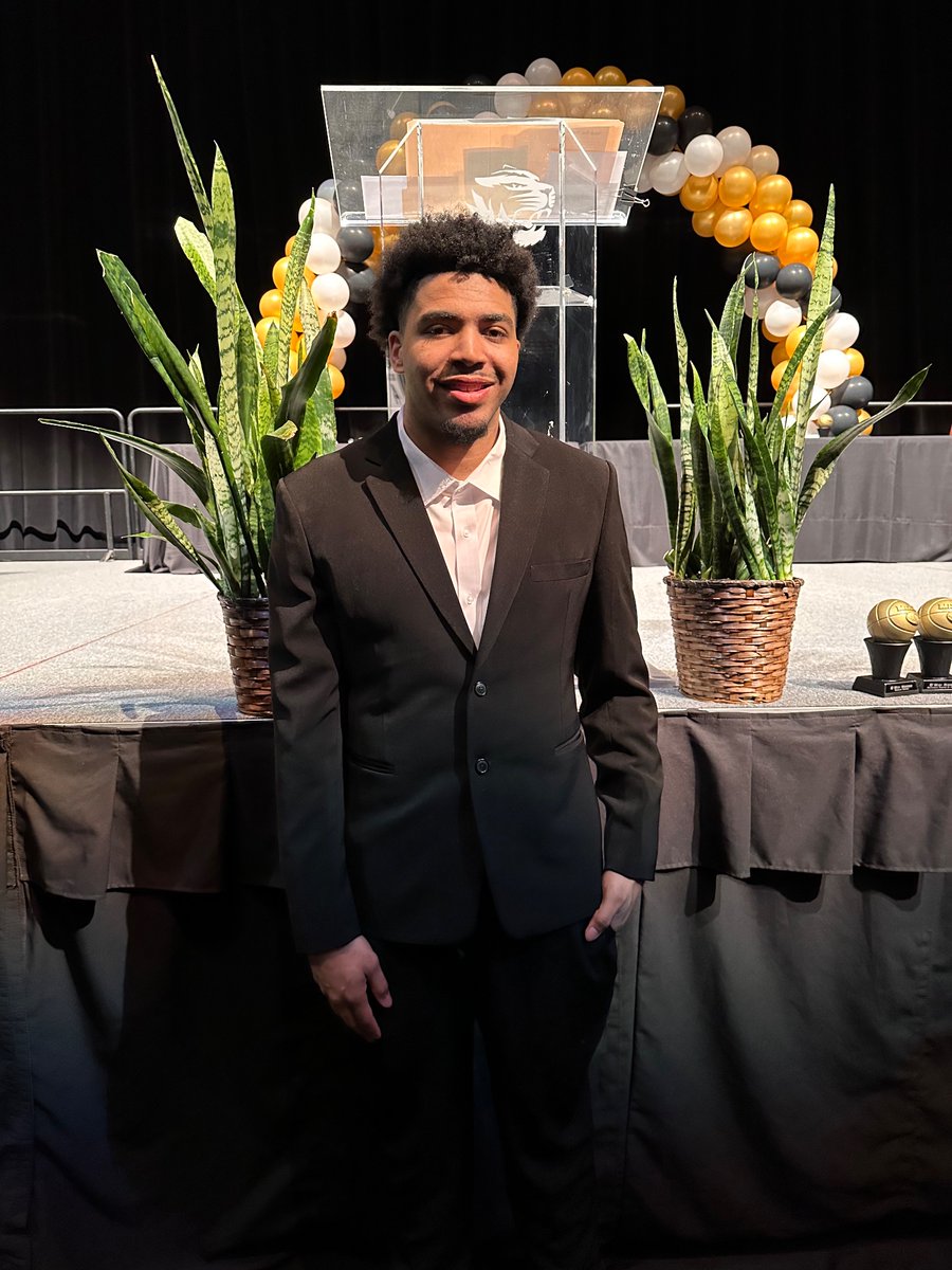 michelle_degray's tweet photo. Very proud of this guy ๐ SEC Academic Honor Roll. Handsome too I might add ๐ #proudparents #academichonors #secconference https://t.co/Ln4fI1is9B
