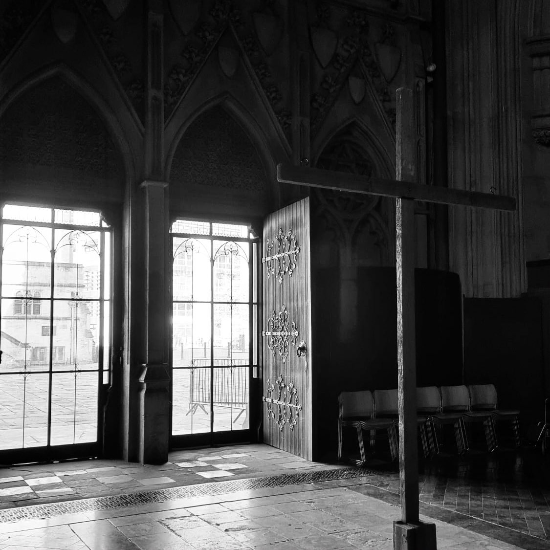 BristolCathedra's tweet photo. Reflecting on Good Friday, Liturgy of the Lord’s Death and Meditations at the Cross with the Rev'd Tosin Oladipo, the Archbishop of Canterbury's Chaplain.

#GoodFriday https://t.co/VSHMHqFVGW
