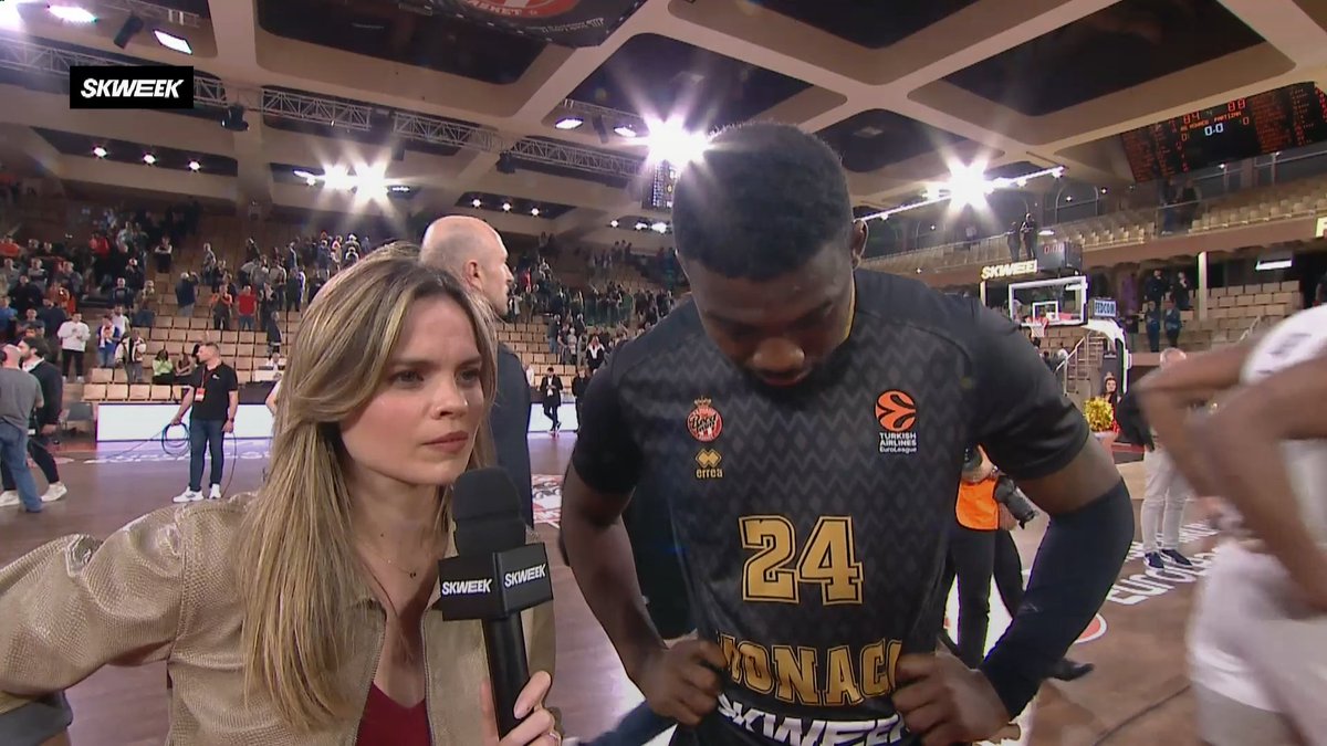 TheUpset_media's tweet photo. Yakuba Ouattara aux micros de @CharlotteSvgt :"On a montré de l'envie, mais on a eu un passage à vide. C'est ce qui nous pénalise ce soir. On voulait passer un message clair, on a pas réussi mais on doit passer à autre chose." #ASMPAR #SkweekLive https://t.co/HmpqGmX19E