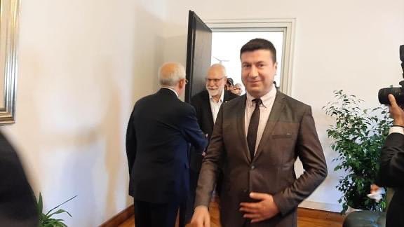 Ptt deki İhslilerin taleplerine kulak tıkandığı için bunca haksızlık hâlâ devam ediyor.
Sözümüz olsun ;Güven Haber-Sen Genel Başkanı olarak kadroyu alacağız .#sanasöz  #azkaldı #pttihslilerekadro <a href="/m_balik/">Mehmet BALIK</a> @BirlesikKamu_is <a href="/birlesikkamuist/">Birleşik Kamu İş İstanbul İl Başkanlığı</a> <a href="/imambakirukus/">İmambakır Üküş</a> <a href="/kilicdarogluk/">Kemal Kılıçdaroğlu</a>