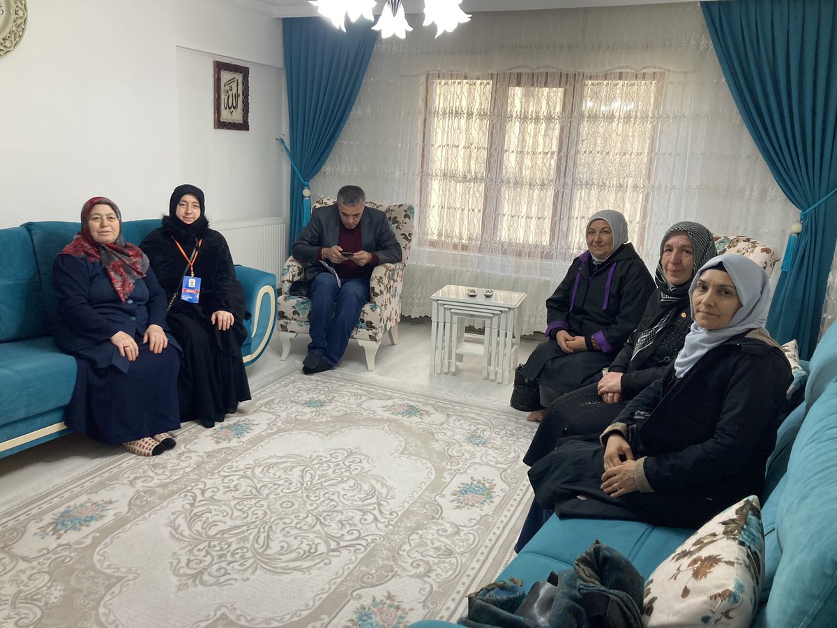 AkYaylaResmi's tweet photo. SKM proğramları kapsamında mahallemizdeki şehit ailelerimizi ziyaret ettik
#TevazuSamimiyetGayretle
#DurmakYokYolaDevam
#TürkiyeYüzyılı
@hakanhanozcan @zafercoktan @turgutaltinok06 @mimarSuleymanH @mstfsenn @Abdulkadirinka3 https://t.co/E3uhAMBkL2