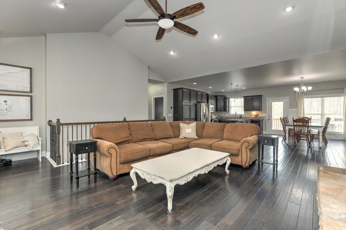 WebbRealEstate's tweet photo. *COMING SOON to market this beautiful custom craftsman style ranch on finished basement nestled on super private estate of just under 14 acres in awesome Canton location. 5 bedrooms / 3 Baths.

INFO@webbrealestateteam.com / 678-445-7369

---- https://t.co/M7j9mbGXpn