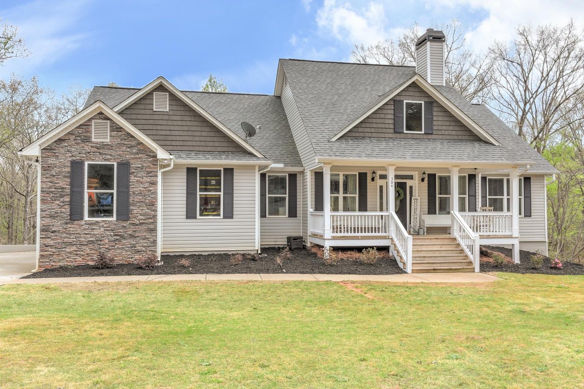 WebbRealEstate's tweet photo. *COMING SOON to market this beautiful custom craftsman style ranch on finished basement nestled on super private estate of just under 14 acres in awesome Canton location. 5 bedrooms / 3 Baths.

INFO@webbrealestateteam.com / 678-445-7369

---- https://t.co/M7j9mbGXpn