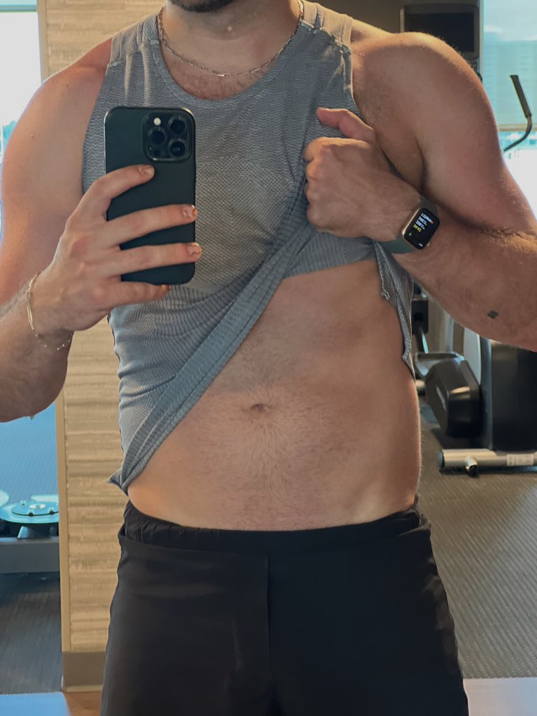 nmak96's tweet image. When the hotel gym lighting hits