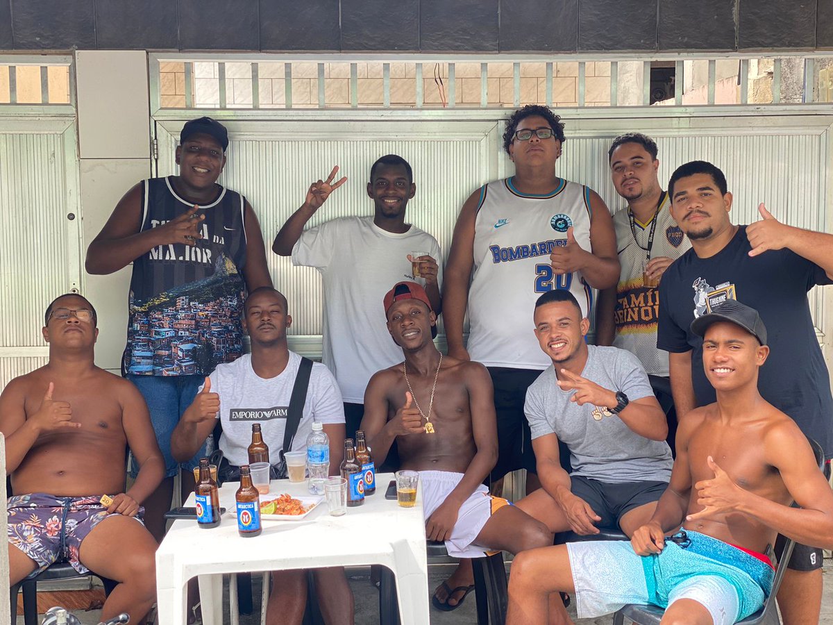 Cabelinbqd's tweet photo. Na de cria com os crias 🤝🏿💪🏿 https://t.co/bOH7DDRLkN