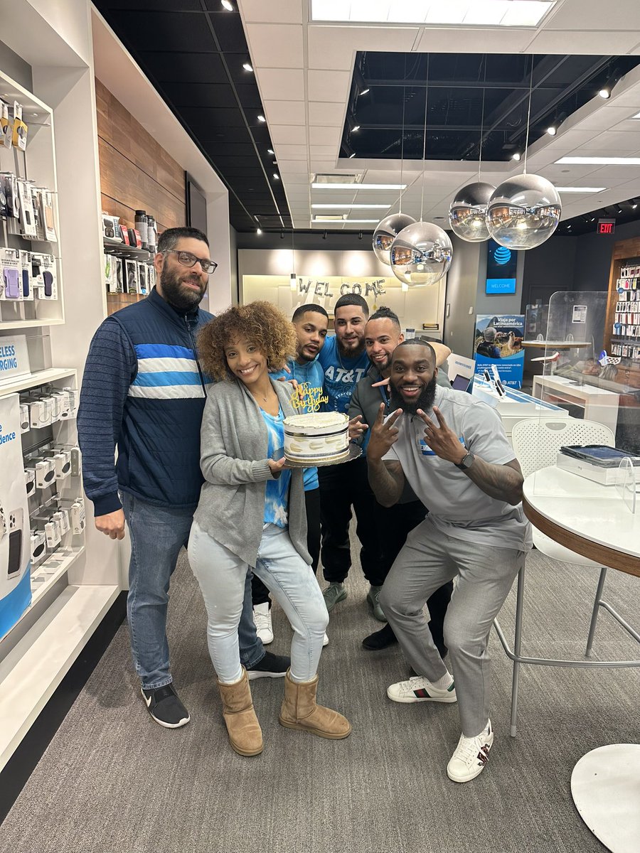 Late post but my team brought in my birthday with me shout out to @lplionelp for the cake 🥲 #April2nd 🎂