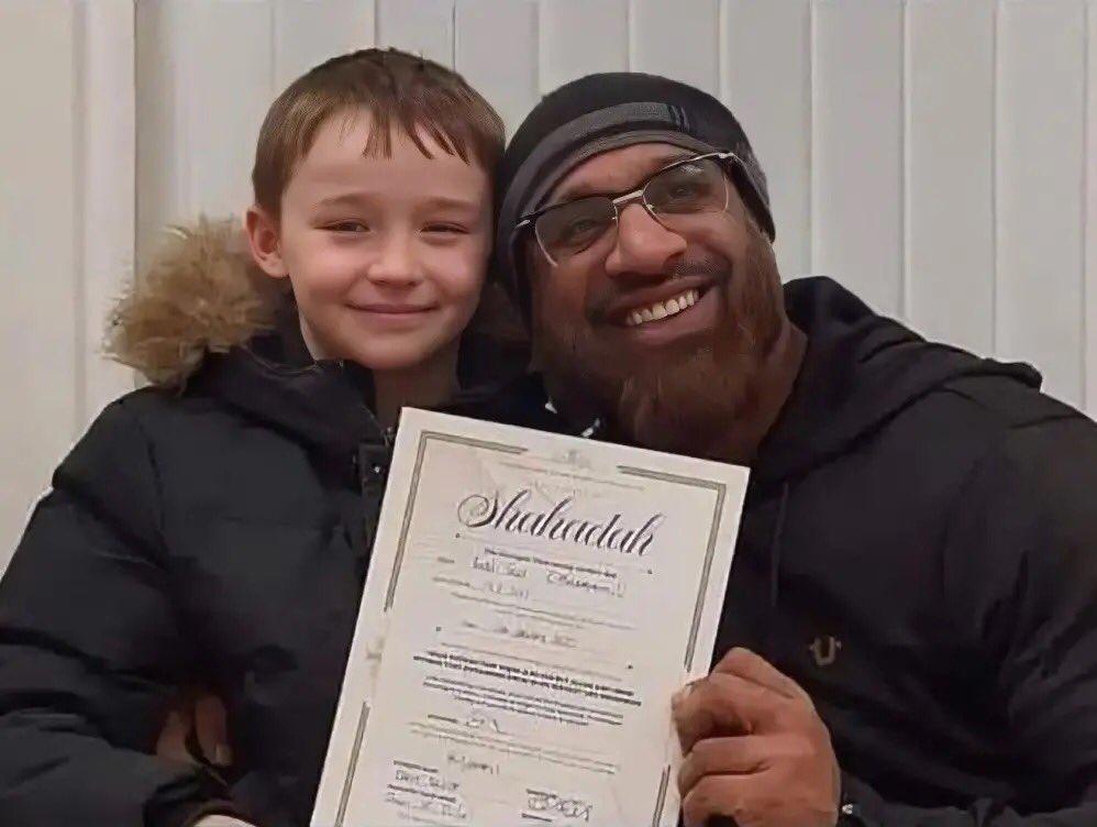 Waleedkotwal On Twitter 9 YEARS OLD KID ACCEPTED ISLAM AFTER FEEDING waleedkotwal-on-twitter-9-years-old-kid-accepted-islam-after-feeding