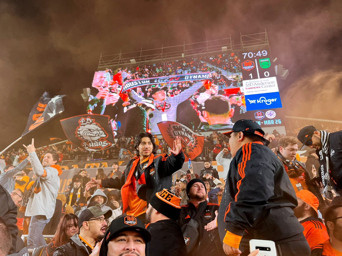 The <a href="/HustleTownSupp/">Hustle Town Supporters</a> Supporters Section is sold out mañana 🤘

SIEMPRE NARANJA 🧡

#HoldItDown #ContraTodos