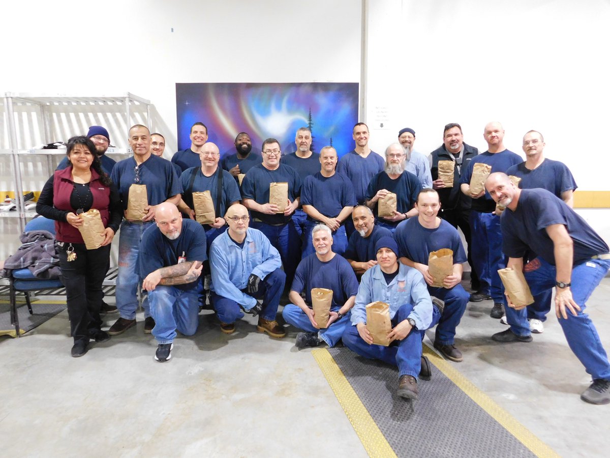 ORCorrections's tweet photo. OCE hosts 2 AIC banquets per year as a thank you to our workers for doing such an amazing job. SRCI’s laundry processes thousands of pounds of laundry per year! Next time you see an OCE laundry worker, say thank you for your dedication, hard work, and keeping our linen clean! https://t.co/odSNXHU3cc