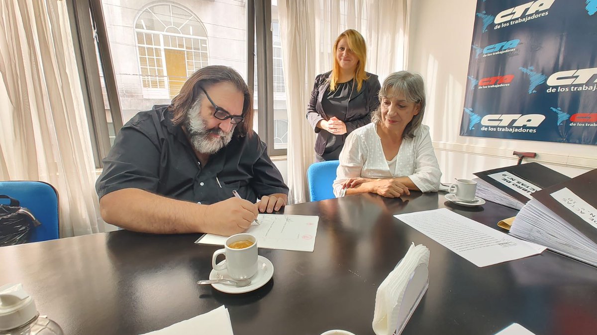 SUTEBAProvincia's tweet image. SUTEBA adquirió un nuevo predio en Chascomús para el turismo y la recreación de sus afiliadxs ⛱️

El SUTEBA escrituró la compra de un predio en Chascomús de 22 hectáreas, que se suma a las instalaciones del Sindicato y que será un nuevo espacio que podrán disfrutar nuestrxs…