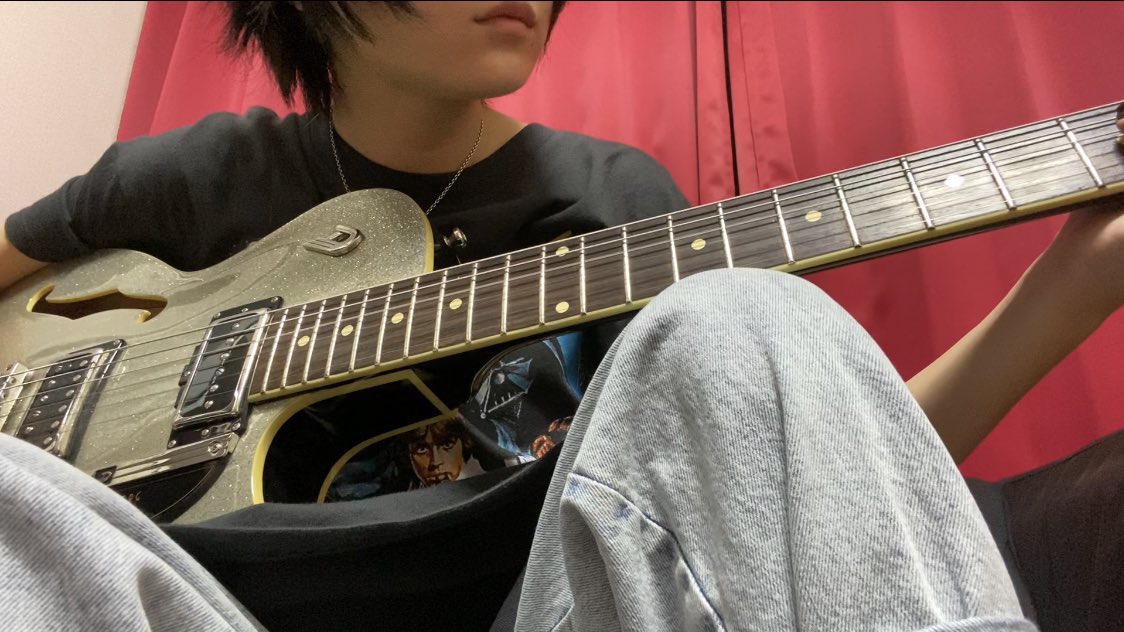 これ言うと「うわ、好きそうだわ〜w」って毎回言われるから避けてたんですけど…

実は椎名林檎様が大好きです。

群青日和の時のデューセンバーグ買うくらい、大好きです。一生物の家宝