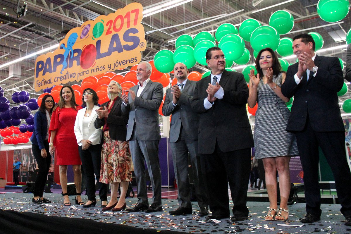 papirolasgdl's tweet photo. En 1995 nuestro fundador, Raúl Padilla, tuvo la visión para crear un espacio cultural para niñas, niños y jóvenes, donde confluyeran la creatividad, el arte, el juego y la imaginación. Hoy somos un programa reconocido e innovador, y seguiremos adelante con su sueño. Hasta siempre https://t.co/cn6NuDoQio