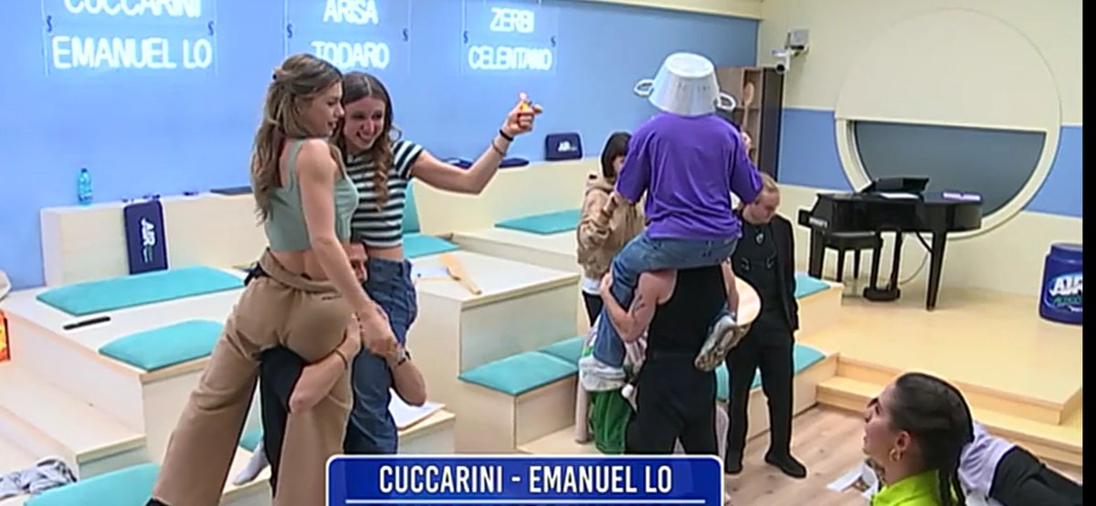 heyyimchia's tweet photo. Questi momenti❤️ #amici22 https://t.co/zWWkCR4nk7