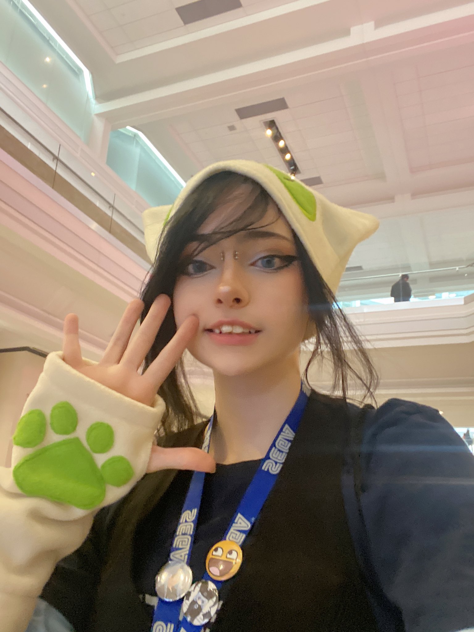 bloopy-on-twitter-hai-i-m-at-anime-boston-dm-me-if-u-wanna