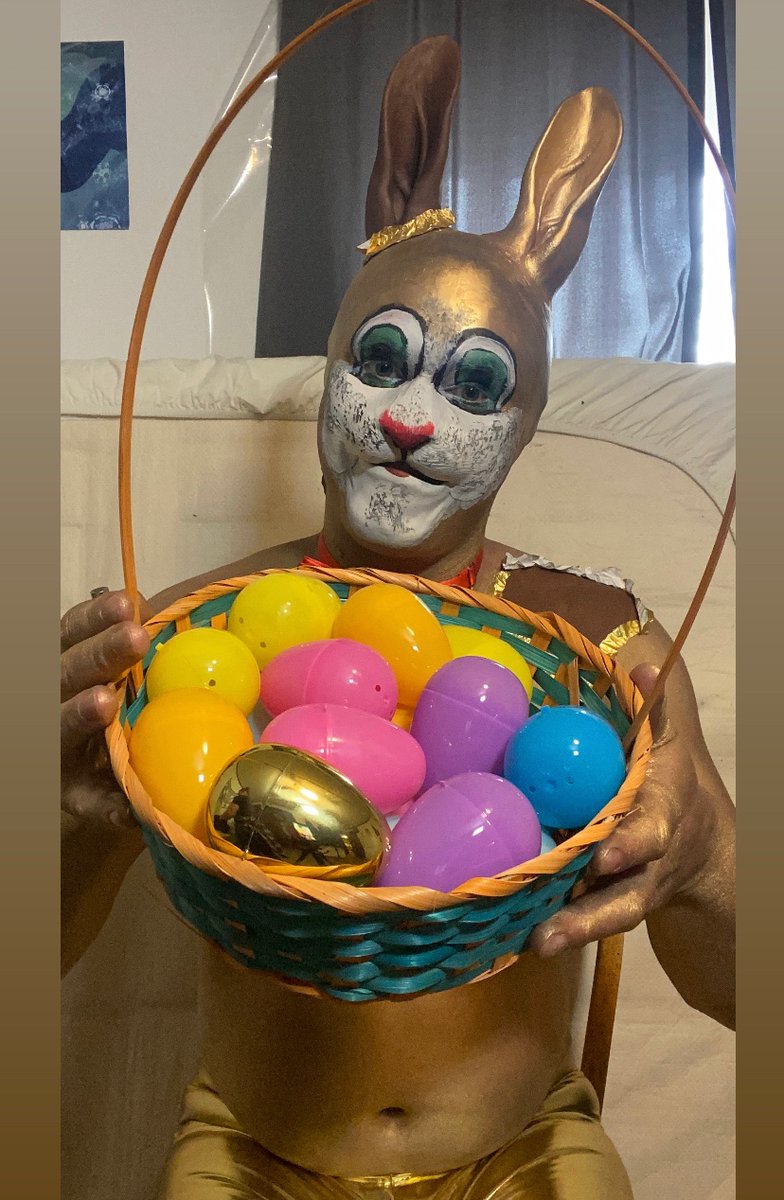 From boring young boy to golden chocolate bunny! Happy Easter!

Prosthetics from @NorthFurFX 

#prostheticmakeup #bodypaint #easter #charactermakeup