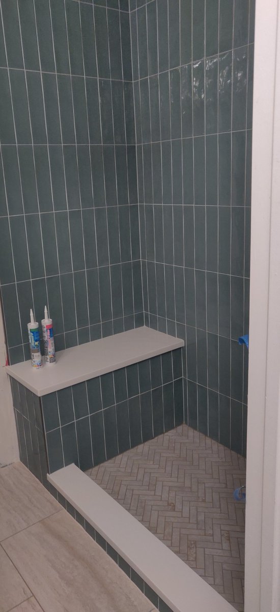 Before and after photos.
#visionbecomesreality
Customer absolutely delighted with the finished product.
#renovation #homeimprovement #bathroomdesign