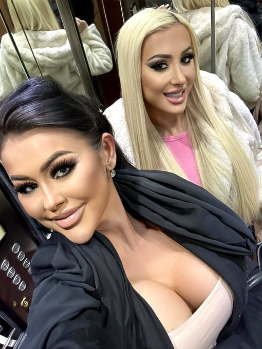 Up to no good on a Good Friday with this hottie 😈 @SkylerMcKayXXX 🖤 https://t.co/fbU8kumrjf<a href="/tag/fridaymood"class="tags"><span>#fridaymood</span></a>