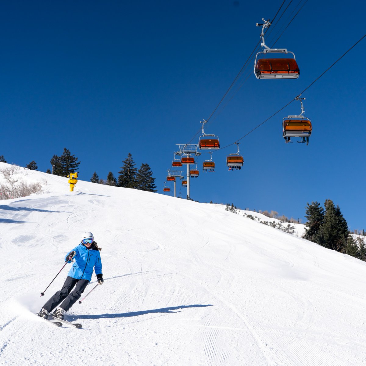 PCski's tweet photo. Spring skiing and riding is here! We are loving the sunshine and warmer temperatures after a wild winter of snow. Check out https://t.co/ay1ro2PUgH to get the scoop on spring at Park City Mountain. https://t.co/qgnB1T9t0A