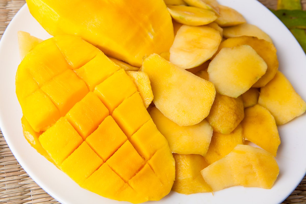 Mangoes are good for your skin and can lower your cholesterol levels. 🥭