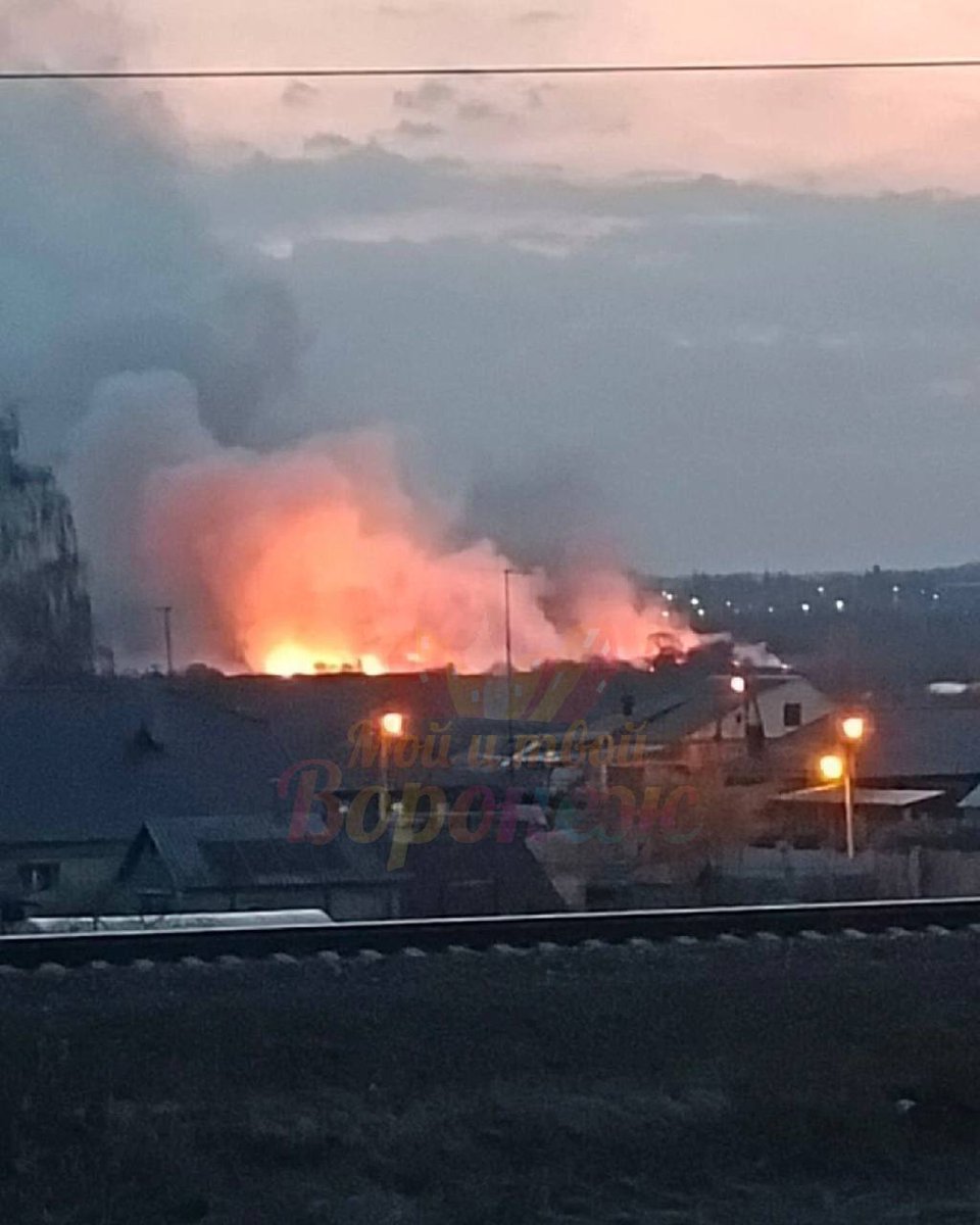 aronets's tweet photo. А ще сьогодні одна з топових переможеньок останніх тижнів 🔥

В Воронежі вибух та пожежа біля злітної смуги авіазаводу, який виготовляє літаки для Міноборони росії. 😈 https://t.co/KqggWdBWoU