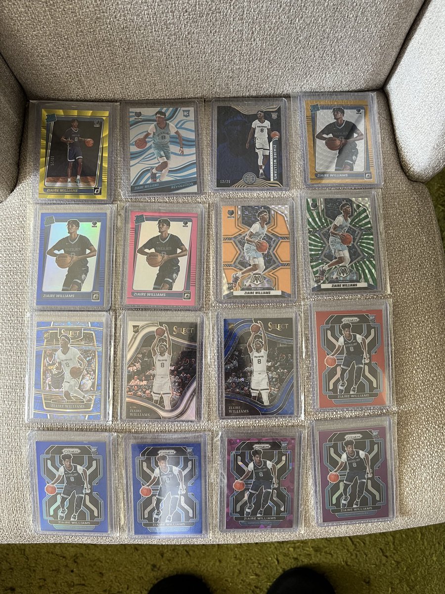 jkamaka808's tweet photo. PRICE DROP!! 1000+ Memphis Grizzlies lot!! Over 375+ #d colored parallels, over 600+ non-numbered colored parallels &amp; 29 jersey relics. $500 shipped OBO. More pics to follow https://t.co/Cb9x5U3leH
