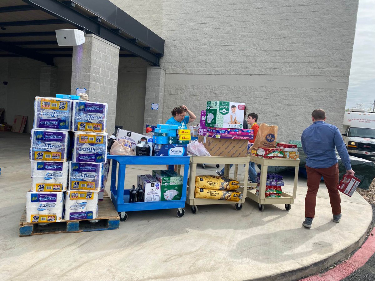 hogantaylorllp's tweet photo. This week, our Little Rock collected various items to donate to the City Center in central Arkansas to help those who were affected by the recent tornado. Today, they delivered those donations to those in need! #Service #Unity https://t.co/PWTP10YpaS