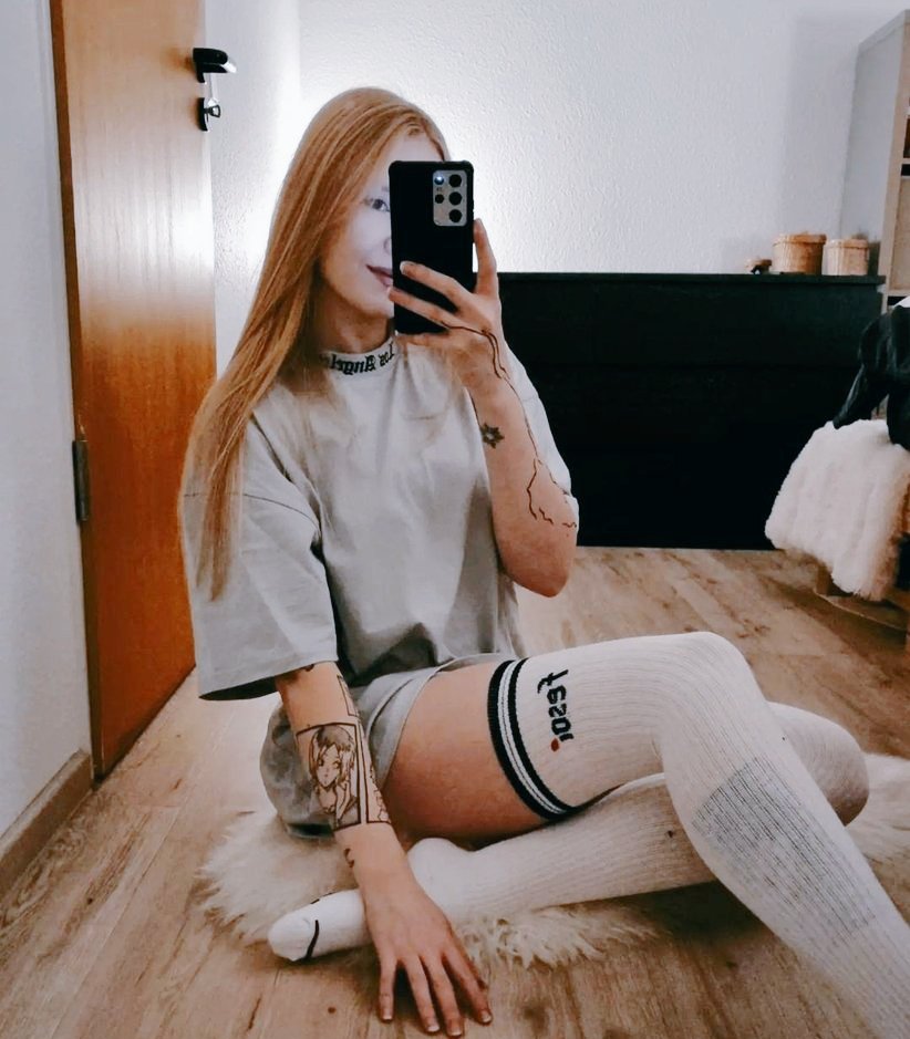 Es ist Freitag Abend!
Zeit für ein heißes RT-Game 🔥
Welches Konto bietet sich an?💸

zahlsklave zahlfotze findom geldherrin geldsklave kontofick RTGame Loser